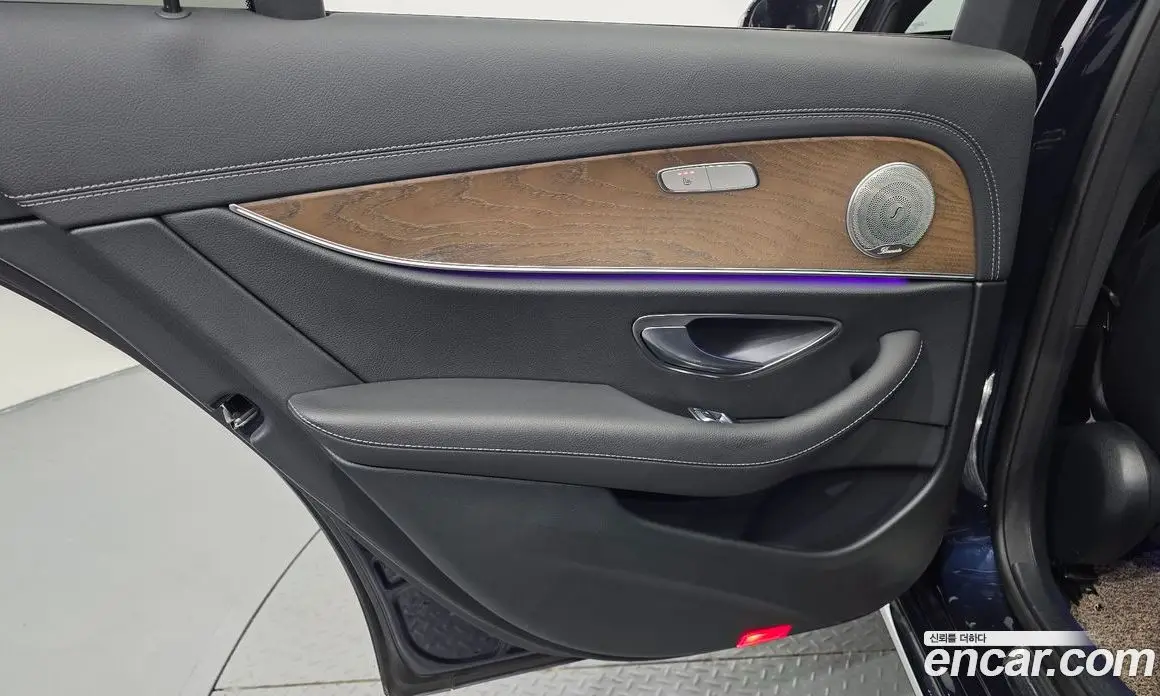 Mercedes-Benz E-Class 2021 2.0 автомат (гидро), фото 15