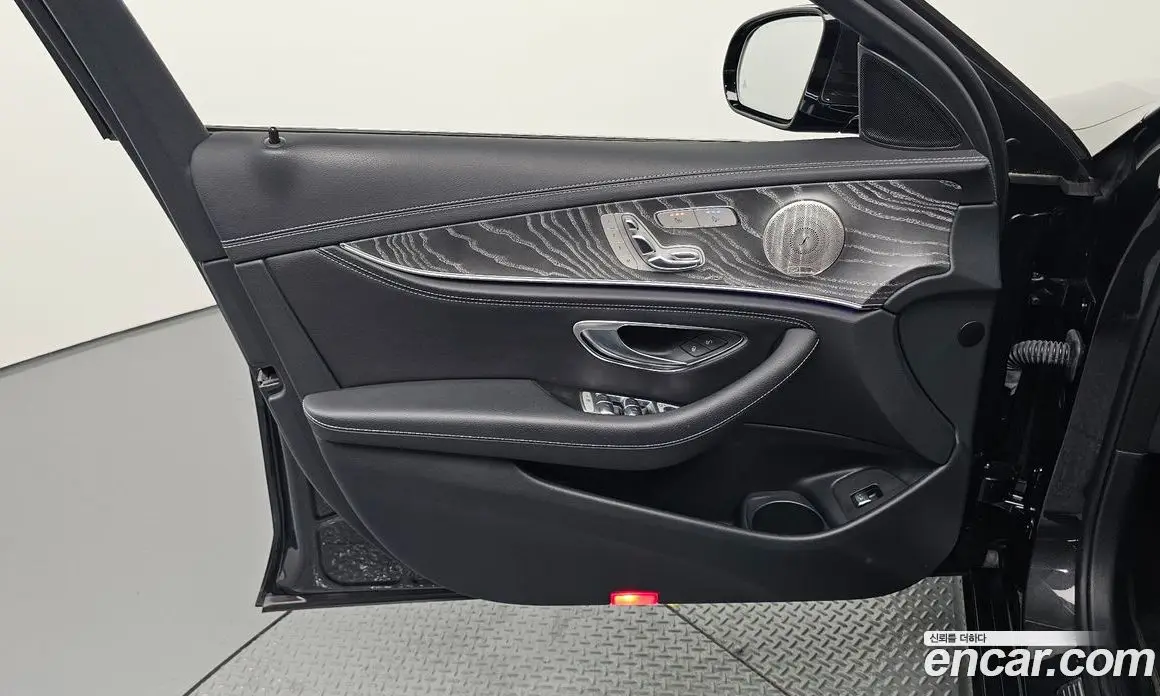 Mercedes-Benz E-Class 2022 2.0 автомат (гидро), фото 14