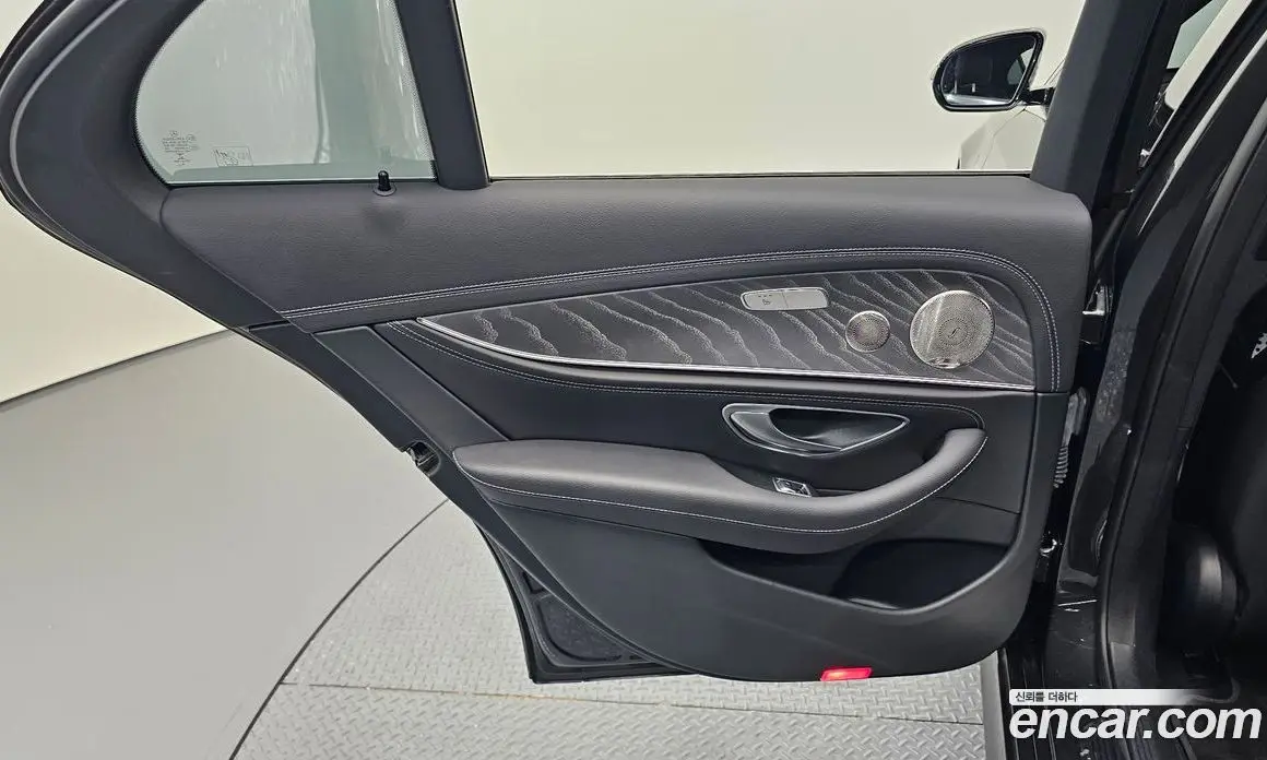 Mercedes-Benz E-Class 2022 2.0 автомат (гидро), фото 15