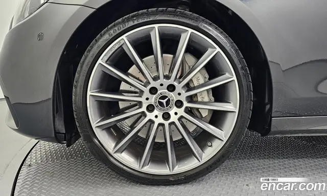 Mercedes-Benz E-Class 2022 2.0 автомат (гидро), миниатюра 5