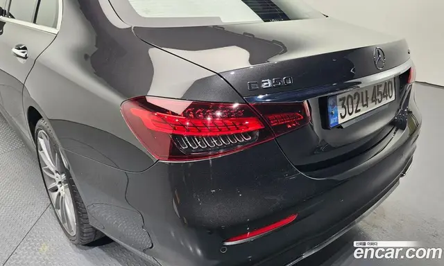 Mercedes-Benz E-Class 2022 2.0 автомат (гидро), миниатюра 9