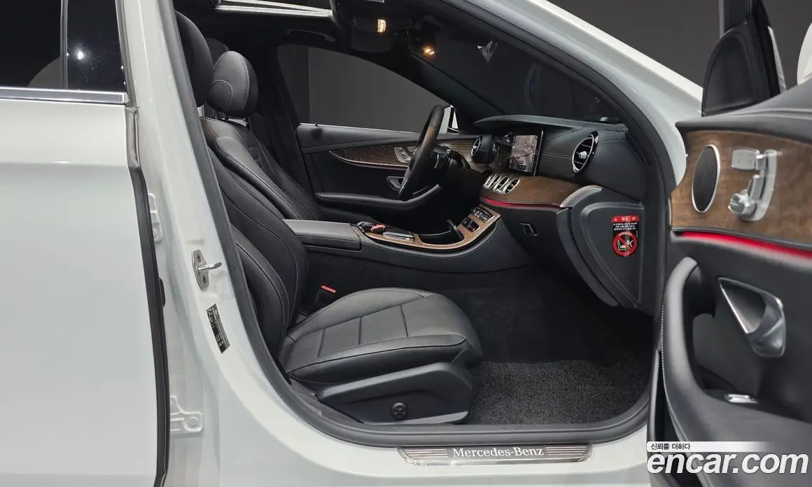 Mercedes-Benz E-Class 2022 2.0 автомат (гидро), фото 16