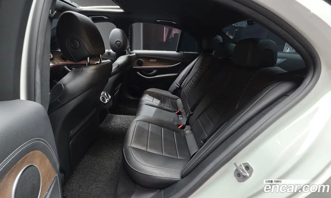 Mercedes-Benz E-Class 2022 2.0 автомат (гидро), фото 18