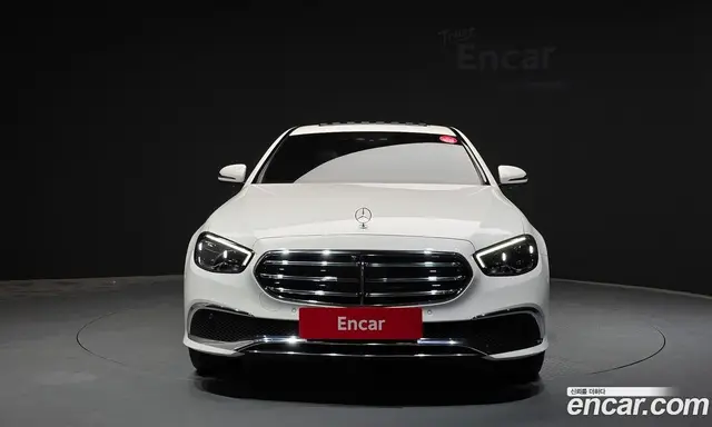 Mercedes-Benz E-Class 2022 2.0 автомат (гидро), миниатюра 3