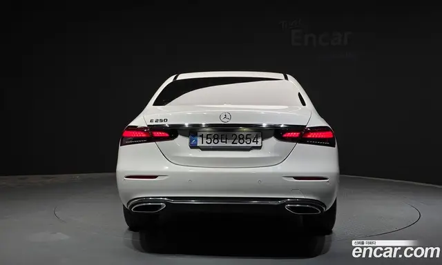 Mercedes-Benz E-Class 2022 2.0 автомат (гидро), миниатюра 4