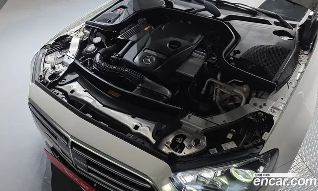 Mercedes-Benz E-Class 2022 2.0 автомат (гидро), миниатюра 6