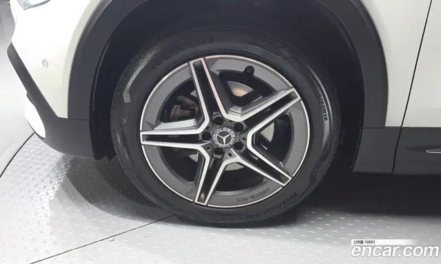 Mercedes-Benz GLB-Class 2022 2.0 автомат (гидро), миниатюра 5 Mercedes-Benz GLB-Class 2022 2.0 автомат (гидро), миниатюра 5