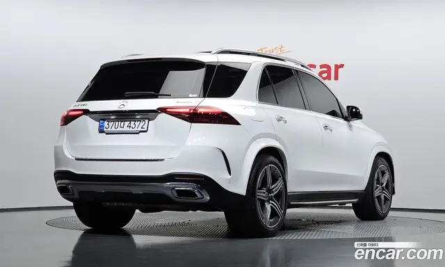 Mercedes-Benz GLE-Class 2023 3.0 автомат (гидро), миниатюра 2