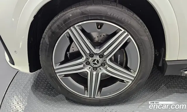Mercedes-Benz GLE-Class 2023 3.0 автомат (гидро), миниатюра 5