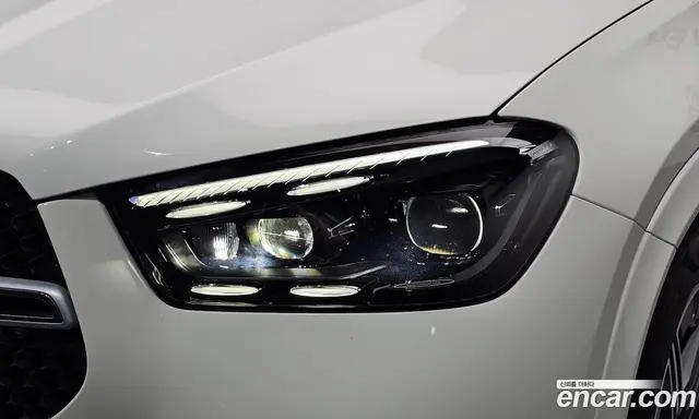 Mercedes-Benz GLE-Class 2023 3.0 автомат (гидро), миниатюра 8