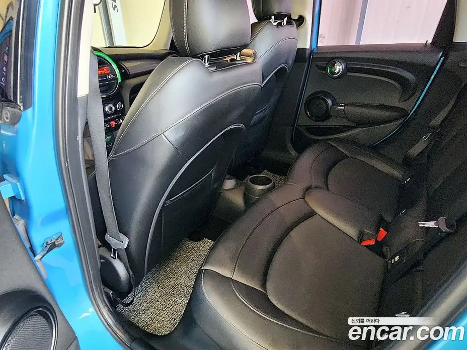 Mini Cooper 2015 1.5 автомат (гидро), фото 13 Mini Cooper 2015 1.5 автомат (гидро), фото 13