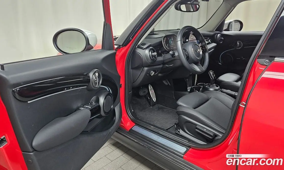 Mini Cooper 2023 1.5 автомат (гидро), фото 13