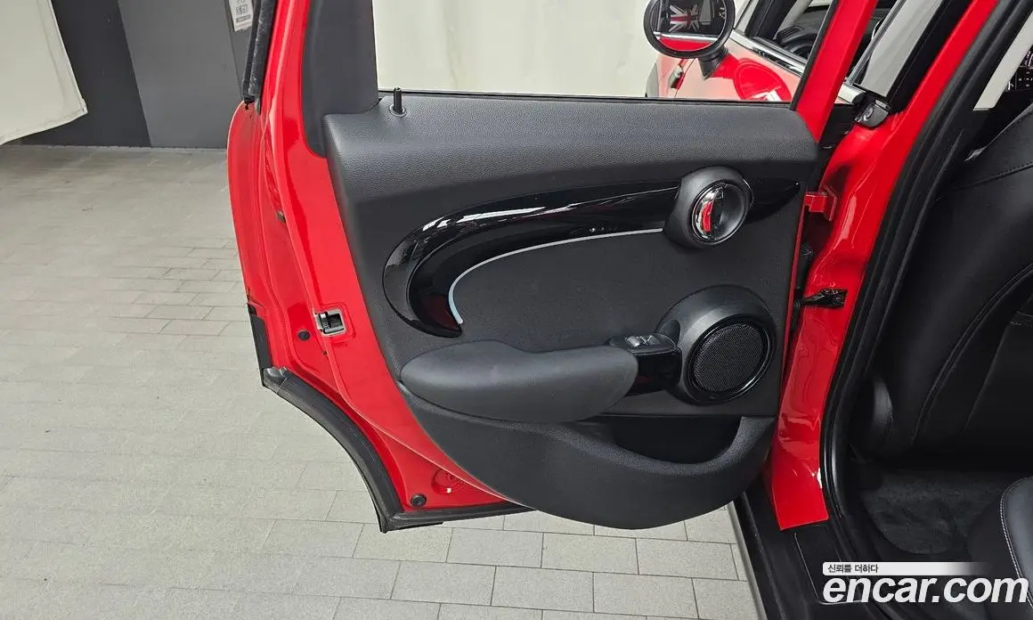 Mini Cooper 2023 1.5 автомат (гидро), фото 15