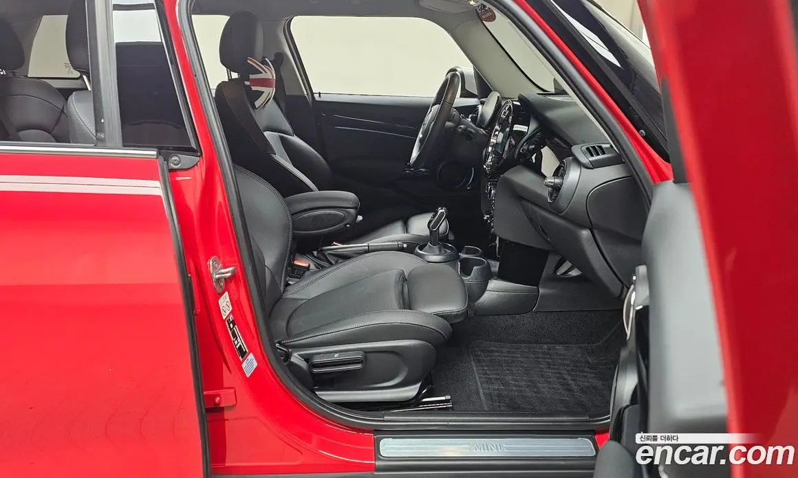 Mini Cooper 2023 1.5 автомат (гидро), фото 16