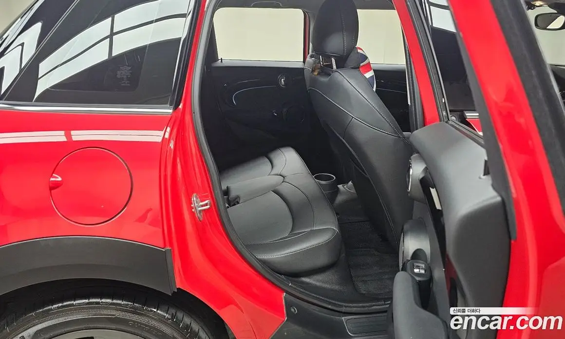 Mini Cooper 2023 1.5 автомат (гидро), фото 17