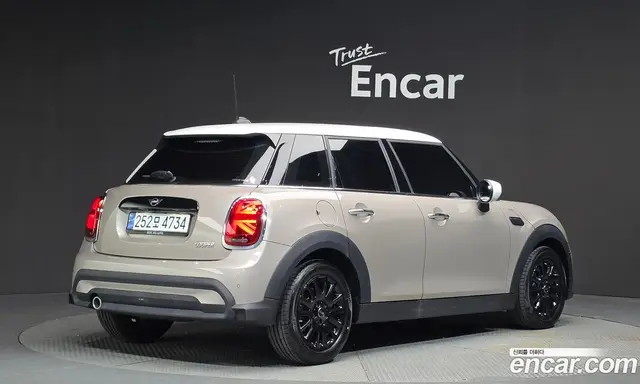 Mini Cooper 2024 1.5 автомат (гидро), миниатюра 2