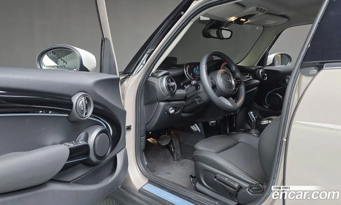 Mini Cooper 2024 1.5 автомат (гидро), фото 16