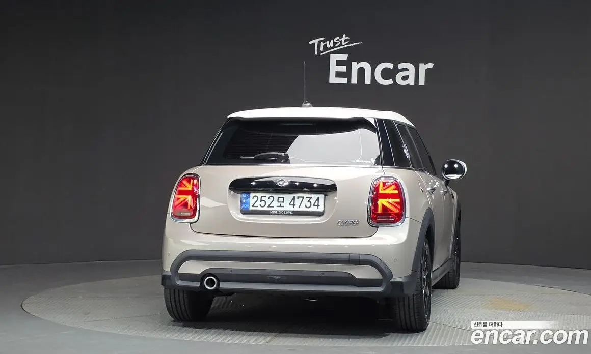 Mini Cooper 2024 1.5 автомат (гидро), фото 4