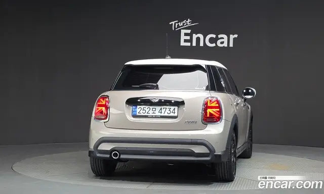 Mini Cooper 2024 1.5 автомат (гидро), миниатюра 4