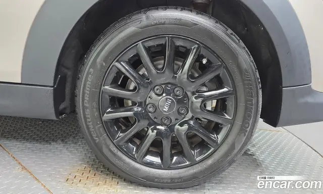 Mini Cooper 2024 1.5 автомат (гидро), миниатюра 7