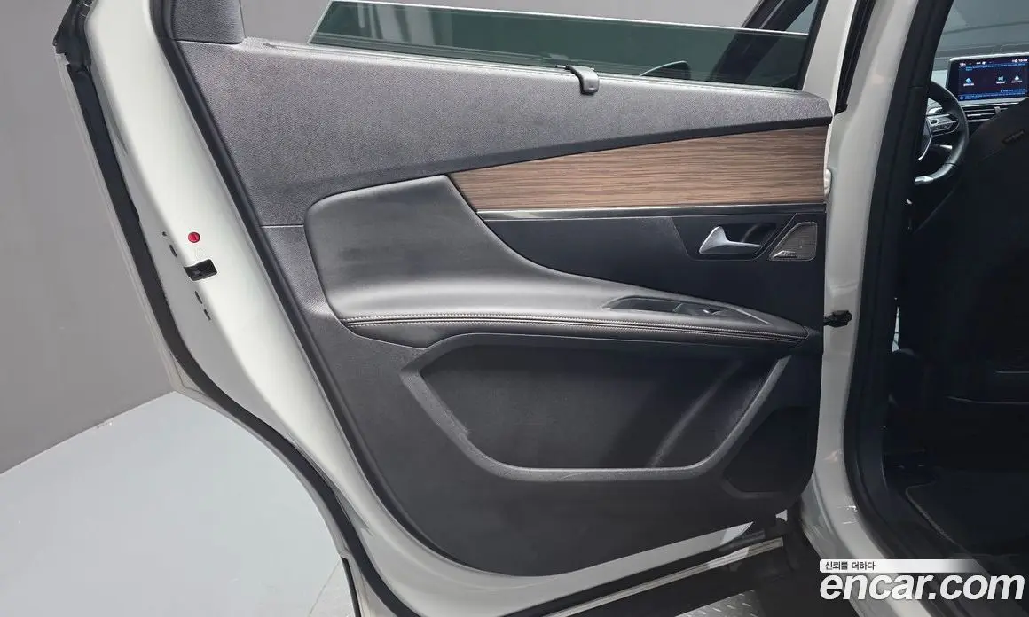 Peugeot 5008 2022 2.0 автомат (гидро), фото 15 Peugeot 5008 2022 2.0 автомат (гидро), фото 15