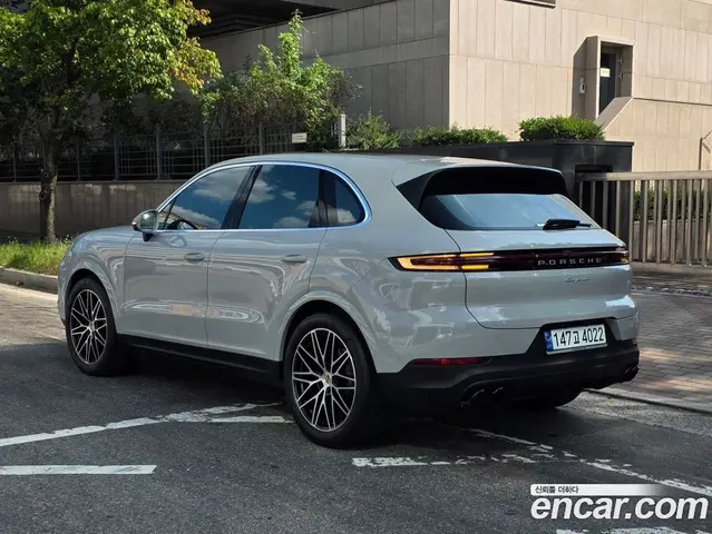 Porsche Cayenne 2024 3.0 автомат (гидро), миниатюра 2