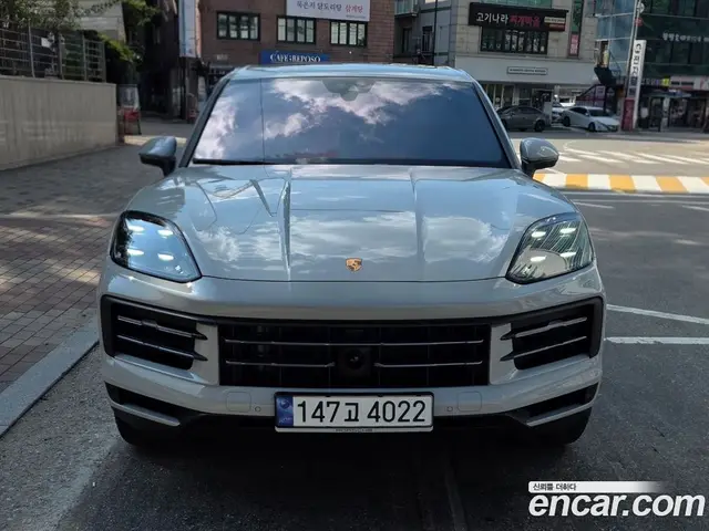 Porsche Cayenne 2024 3.0 автомат (гидро), миниатюра 3