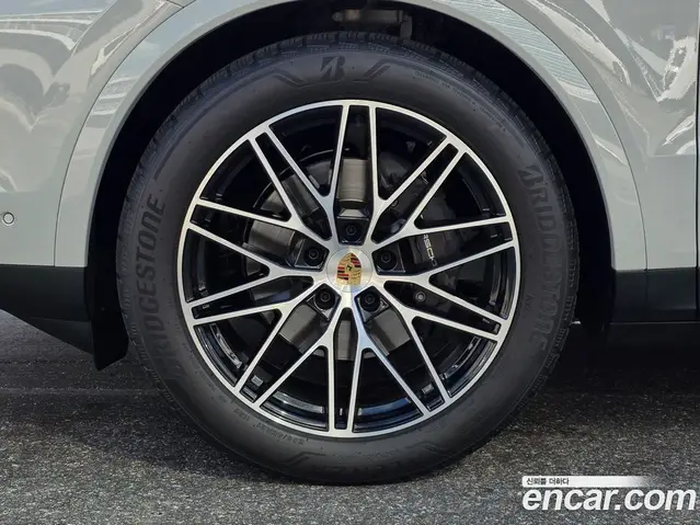 Porsche Cayenne 2024 3.0 автомат (гидро), миниатюра 5