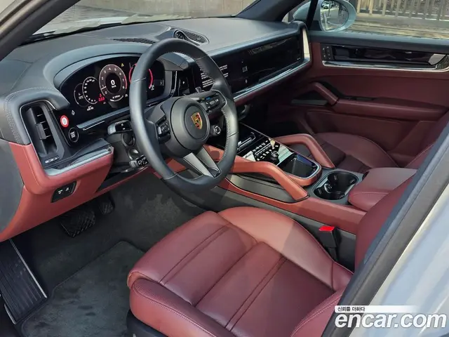Porsche Cayenne 2024 3.0 автомат (гидро), миниатюра 7