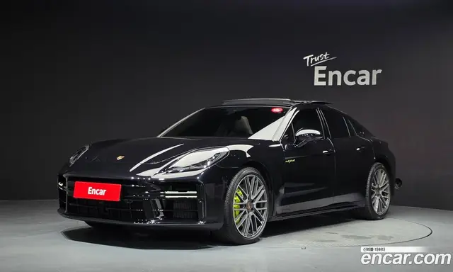 Porsche Panamera, 2025, 10 015 км