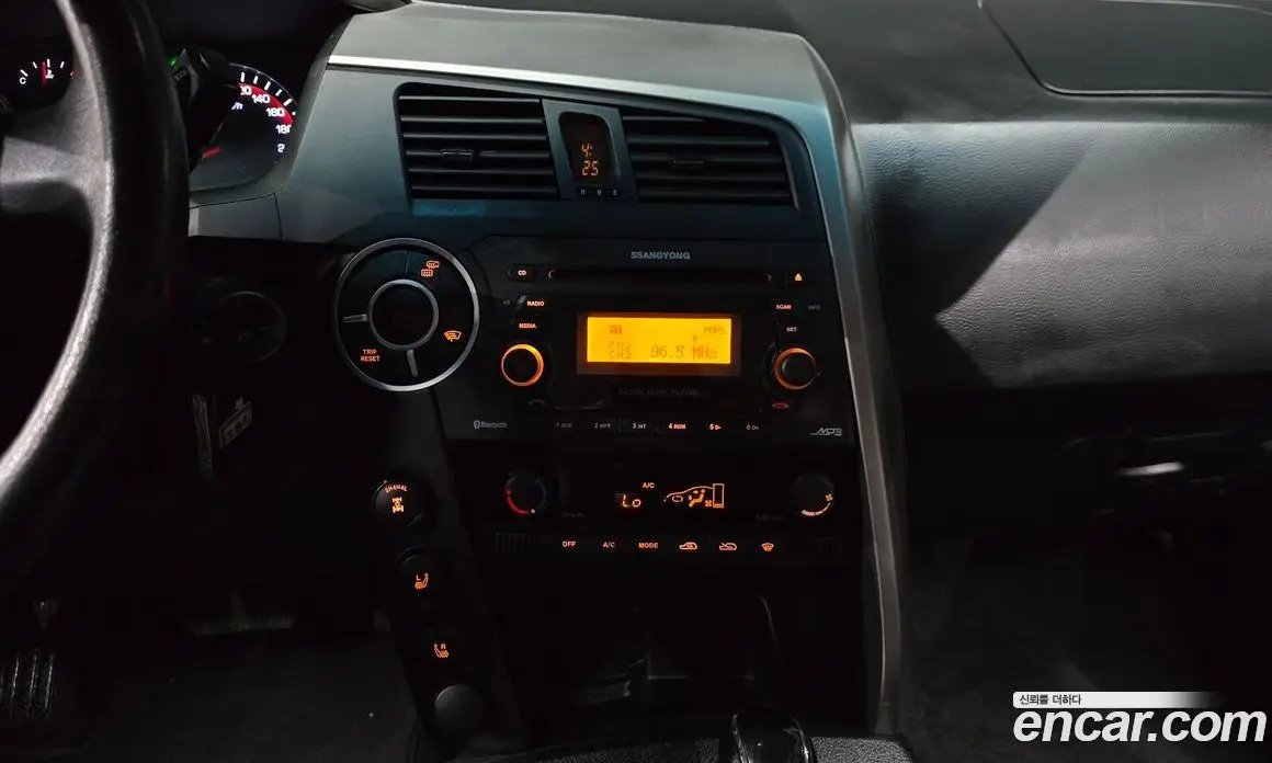 SsangYong Korando 2014 2.0 автомат (гидро), фото 19