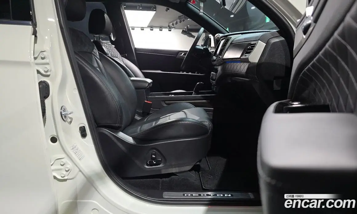 SsangYong Rexton 2018 2.2 автомат (гидро), фото 16
