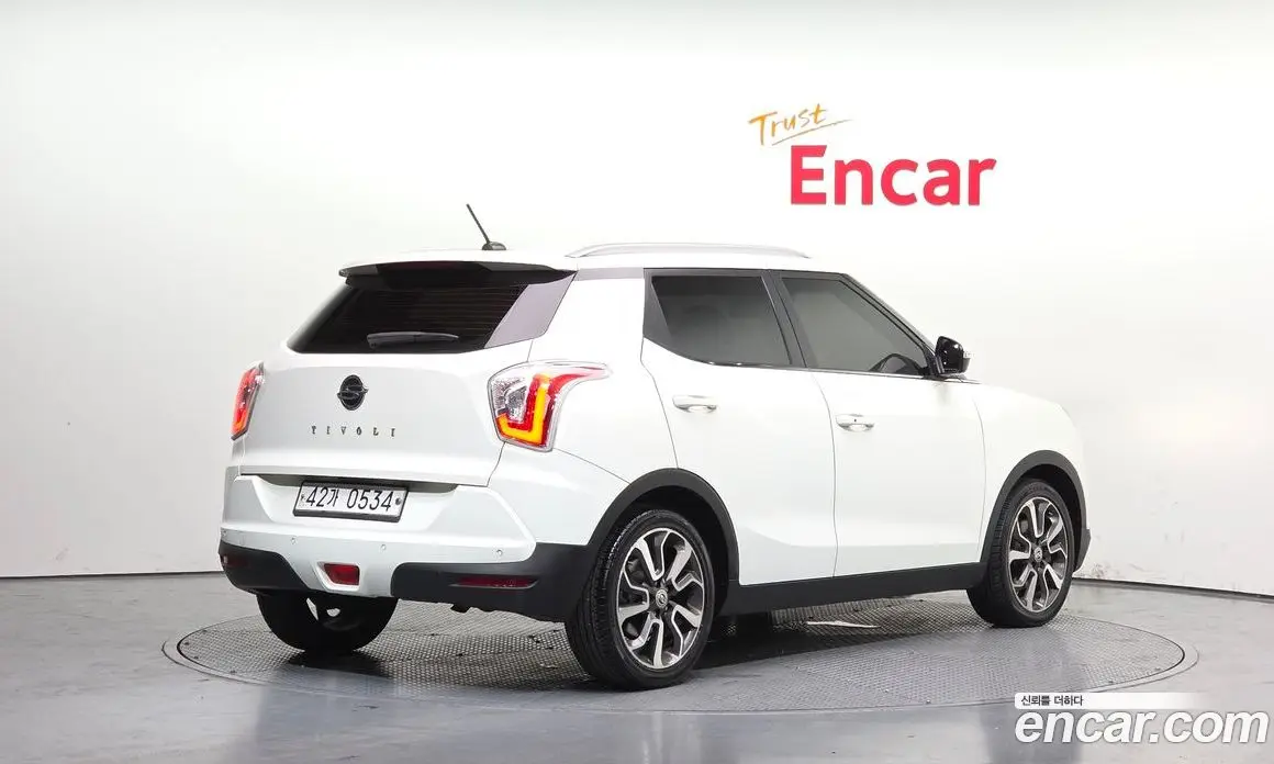 SsangYong TIBOLI 2015 1.6 автомат (гидро), фото 2 SsangYong TIBOLI 2015 1.6 автомат (гидро), фото 2