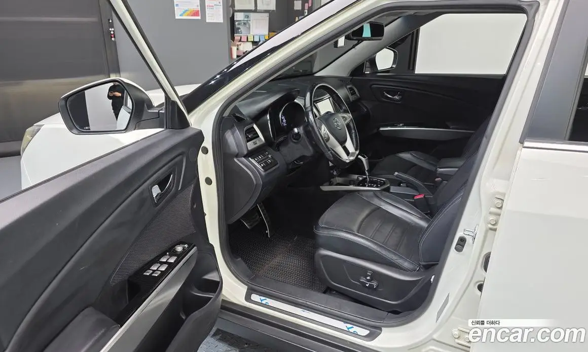 SsangYong TIBOLI 2015 1.6 автомат (гидро), фото 13 SsangYong TIBOLI 2015 1.6 автомат (гидро), фото 13