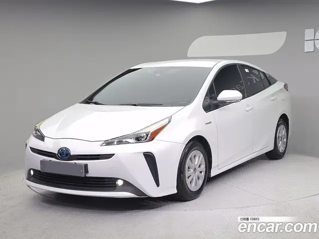 Toyota Prius, 2022, 72 591 км Toyota Prius, 2022, 72 591 км