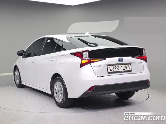 Toyota Prius 2022 1.8 автомат (гидро), миниатюра 2