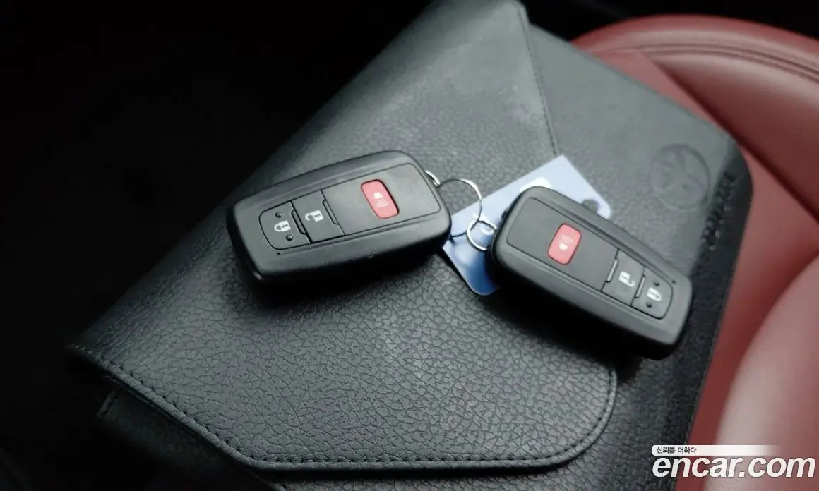Toyota Prius 2022 1.8 автомат (гидро), фото 18