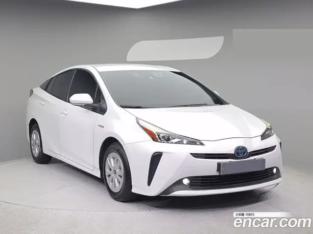 Toyota Prius 2022 1.8 автомат (гидро), миниатюра 3
