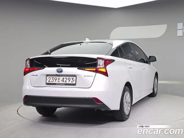 Toyota Prius 2022 1.8 автомат (гидро), миниатюра 4