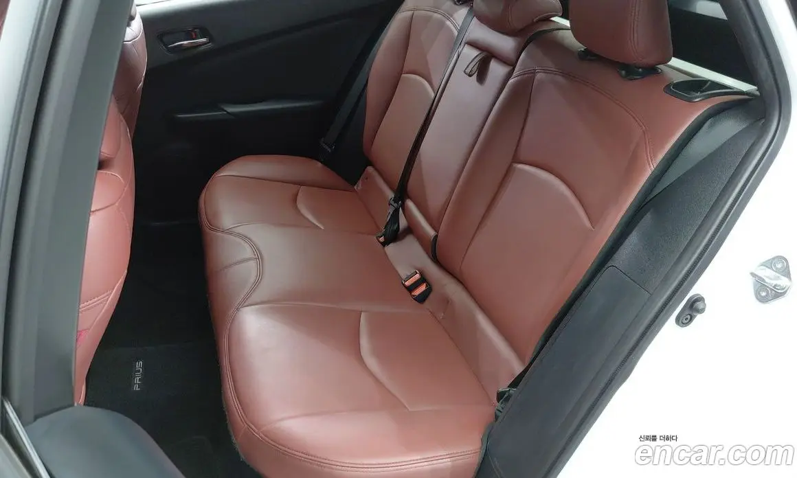 Toyota Prius 2022 1.8 автомат (гидро), фото 8