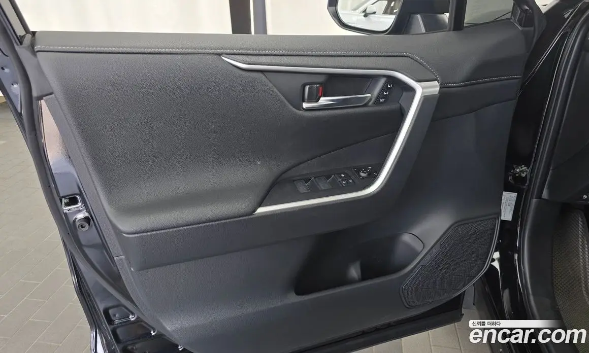 Toyota RAV4 2024 2.5 автомат (гидро), фото 14 Toyota RAV4 2024 2.5 автомат (гидро), фото 14