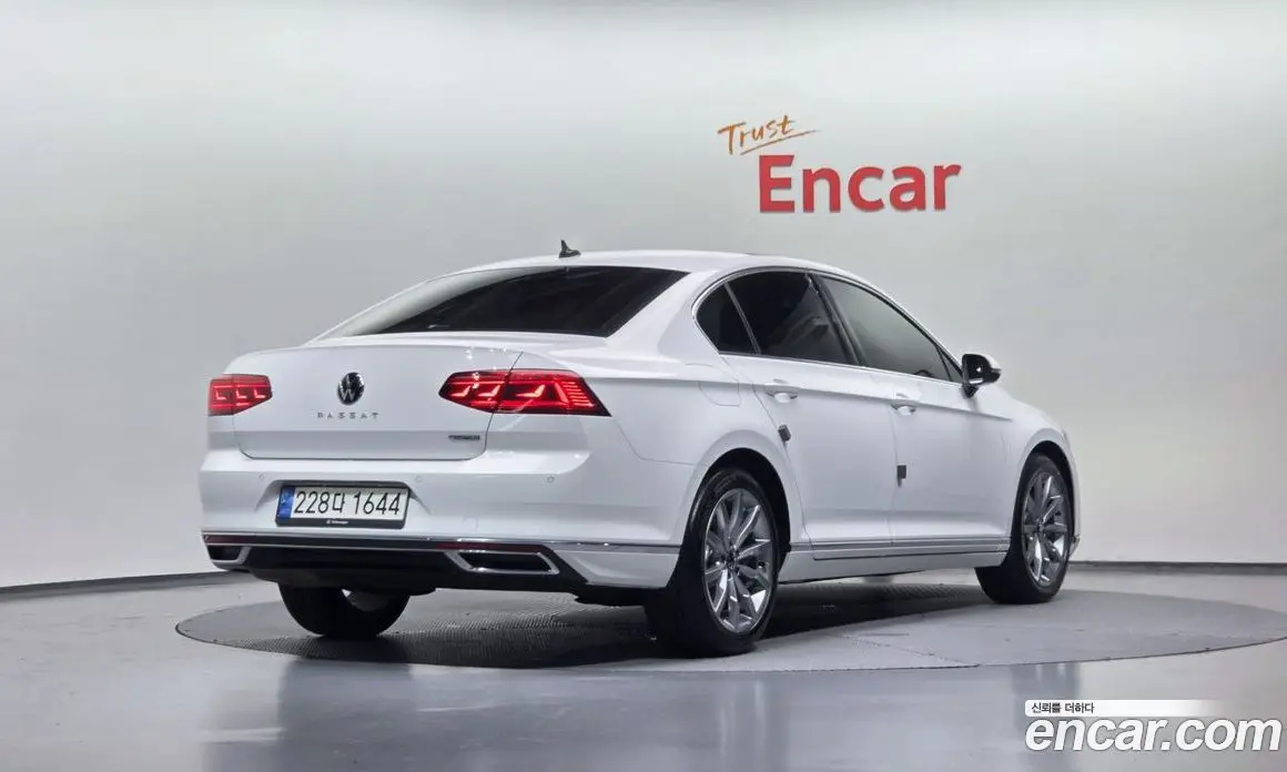 Volkswagen Passat 2021 2.0 автомат (гидро), фото 2 Volkswagen Passat 2021 2.0 автомат (гидро), фото 2