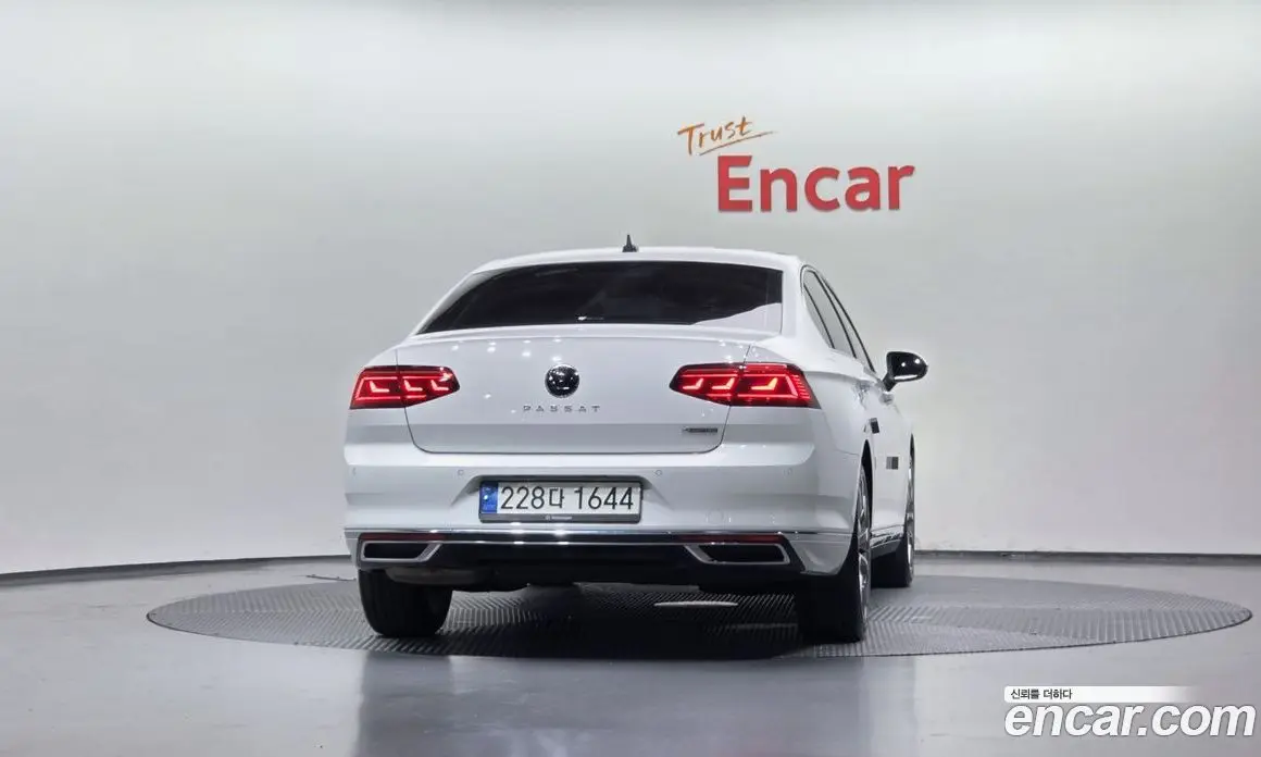 Volkswagen Passat 2021 2.0 автомат (гидро), фото 4 Volkswagen Passat 2021 2.0 автомат (гидро), фото 4
