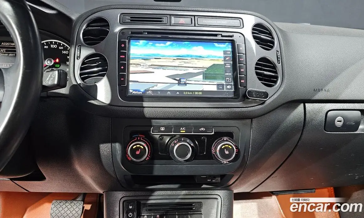 Volkswagen Tiguan 2015 2.0 автомат (гидро), фото 12