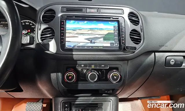 Volkswagen Tiguan 2015 2.0 автомат (гидро), миниатюра 12