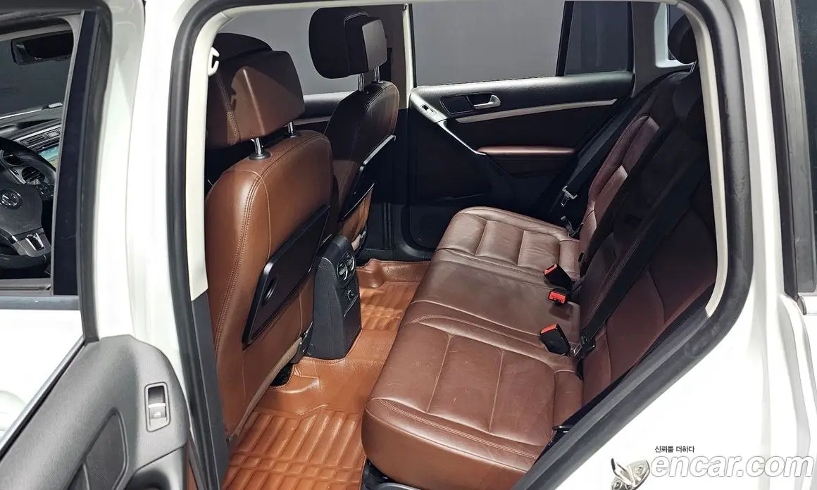 Volkswagen Tiguan 2015 2.0 автомат (гидро), фото 17