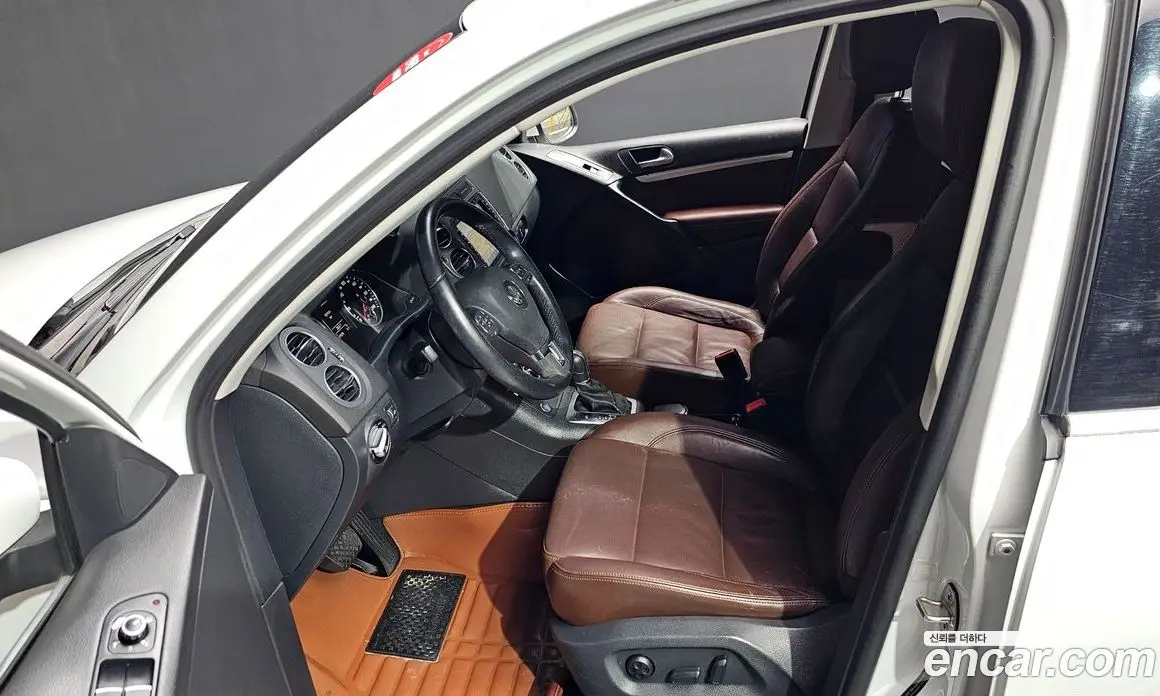 Volkswagen Tiguan 2015 2.0 автомат (гидро), фото 10
