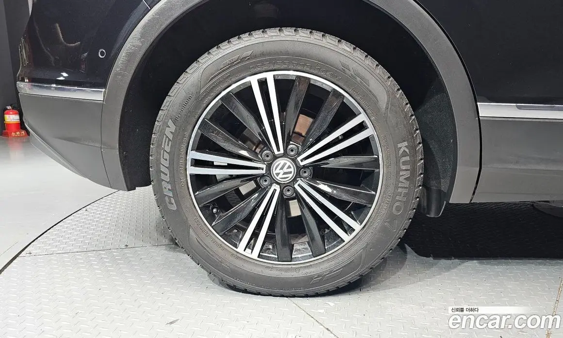 Volkswagen Tiguan 2019 2.0 автомат (гидро), фото 5