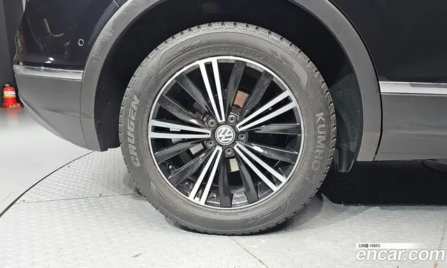 Volkswagen Tiguan 2019 2.0 автомат (гидро), миниатюра 5