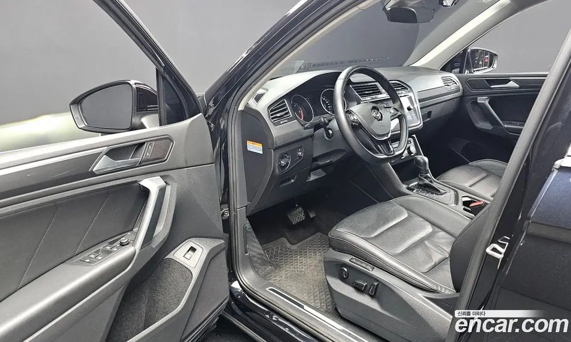 Volkswagen Tiguan 2019 2.0 автомат (гидро), фото 10
